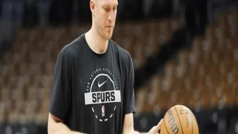 聚焦黄喜灿新搭档：徐彬助力中国U23问鼎亚洲杯，共创辉煌荣耀时刻！